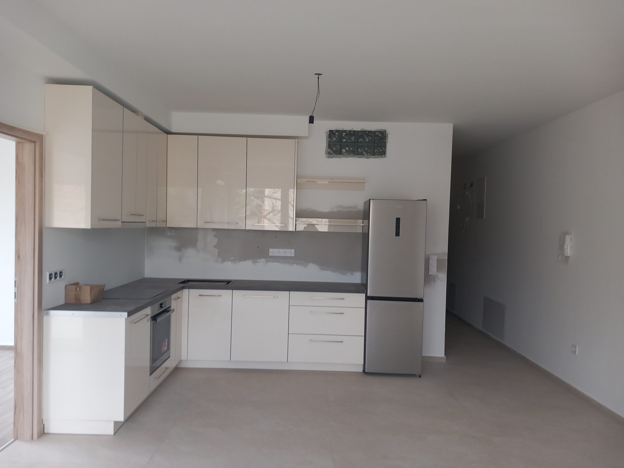 Debrecen belvárosában új építésű lakás kiadó